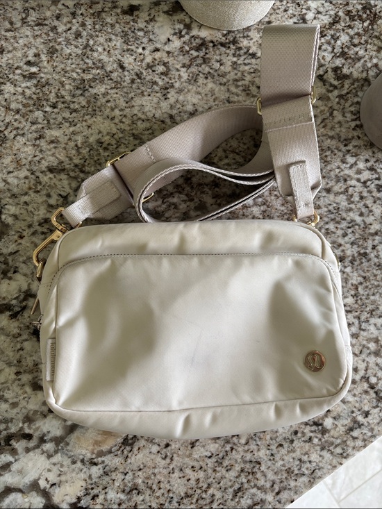 lululemon athletica Handbags - lululemon athletica everywhere crossbody bag 3L
